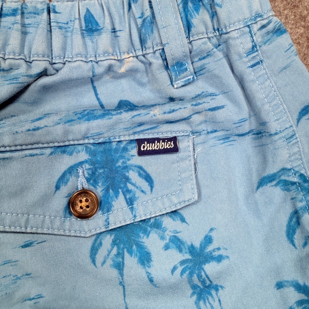 Chubbies Mens XL Blue Tropical Palm Tree Sailboat 5.5 Inch Inseam Shorts Regular - Picture 3 of 8